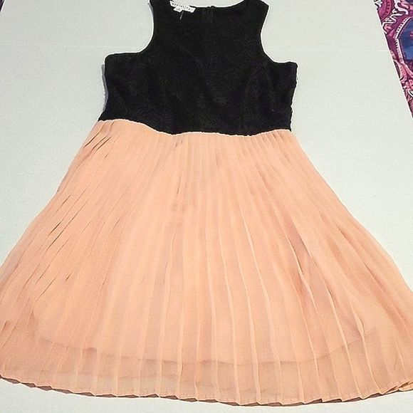 Socialite Black Laced Top Accordion Chiffon Chic Party Wedding Mini Dress XS - Picture 3 of 11